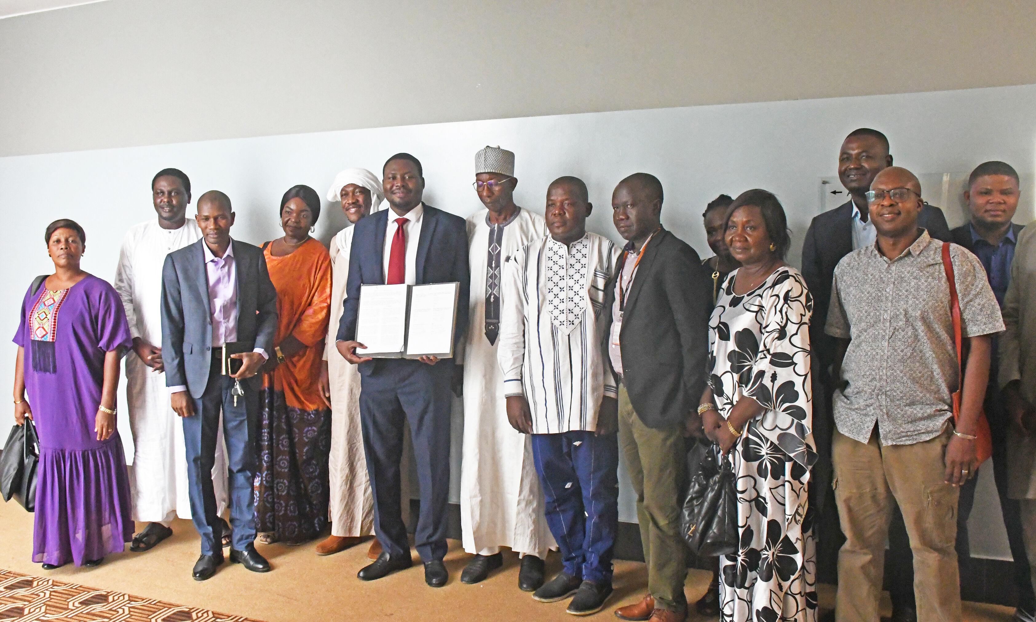 Une coalition multipartite signe un pacte pour un paysage cotonnier résilient au climat dans le sud du Tchad